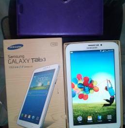 White Samsung Galaxy Tab 3 SM-T211 photo