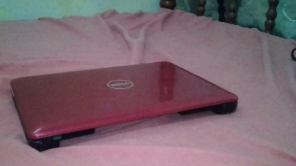 Dell Inspiron Mini 10 netbook with free zeus mouse photo